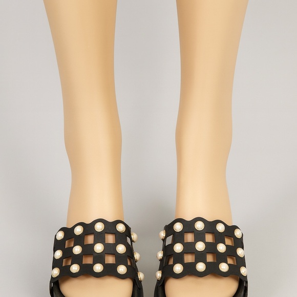 Refresh Women Sandals Slip on Size 8 Pearl Black studded cutout PU and Metallic - Picture 1 of 5